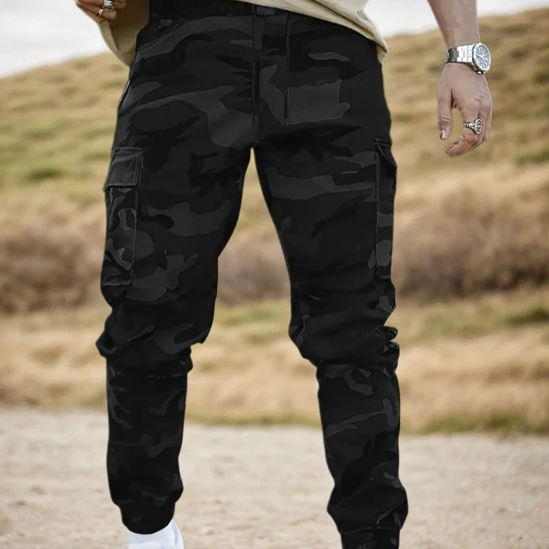 Robuste Herren Cargo Hose im Camouflage Design