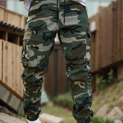 Robuste Herren Cargo Hose im Camouflage Design
